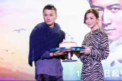 《锋味》开播定档 谢霆锋坦承美食治愈