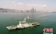烟台举行滨海旅游客船遇险联合搜救演