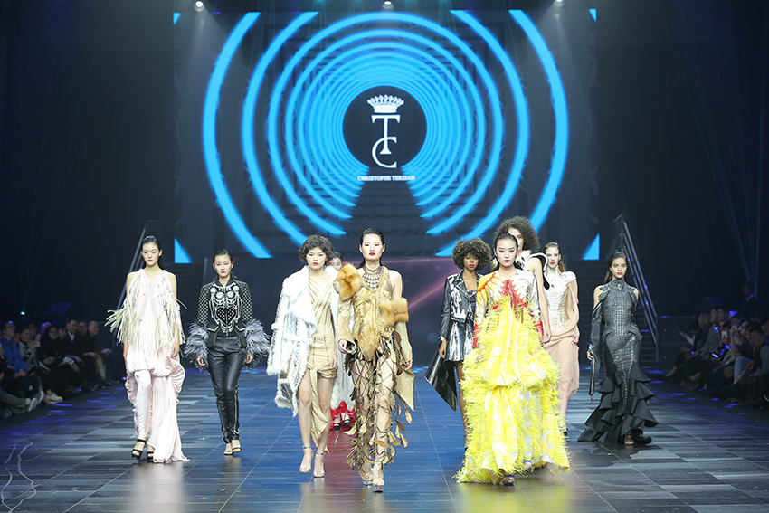 頂尖服裝設計師詮釋東方美時尚·北京之夜首次觸電跨界科技