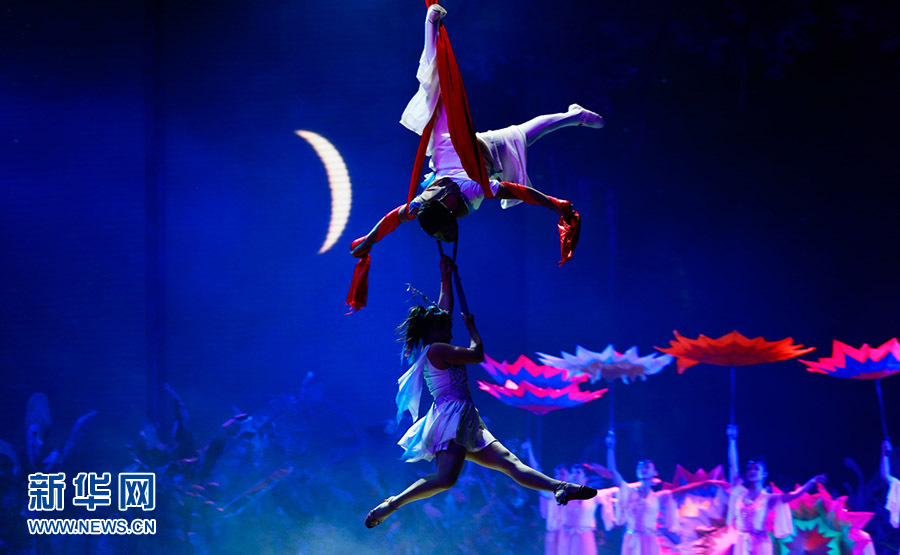 重庆石柱《天上黄水》大型歌舞演绎土家族风情