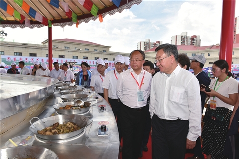 乌兰察布走进风味乌兰察布 品尝中俄蒙美食——第八届中俄蒙美食文化节暨第三届中国·乌兰