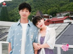 <b>《爱的旅行》三对夫妇当饲养员,左立</b>