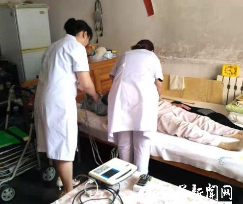 枣庄市薛城区医师节送健康进社区、入户巡诊