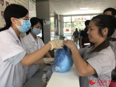 绍兴美食文化展受深圳市民热捧