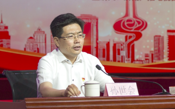 早安济南| 环城公园五莲泉畔的“泉水生活美食园”开园迎宾
