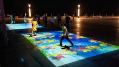 3D灯光秀互动小品 登陆烟台即将“开演