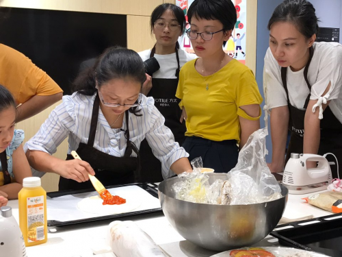 展现品牌魅力，宣扬饮食理念，K·FISH婴儿营养辅食烹饪课堂开课