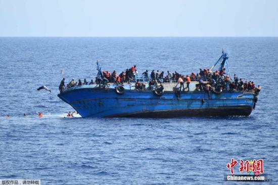 令人心痛！今年，已有逾900名难民葬身地中海海