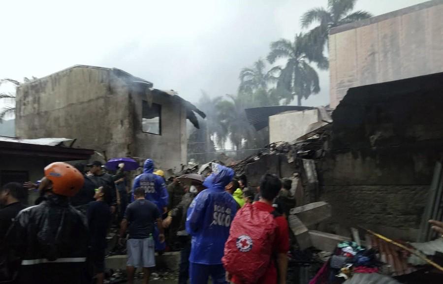 快讯！菲律宾一小型飞机坠落 机上9人全部死亡