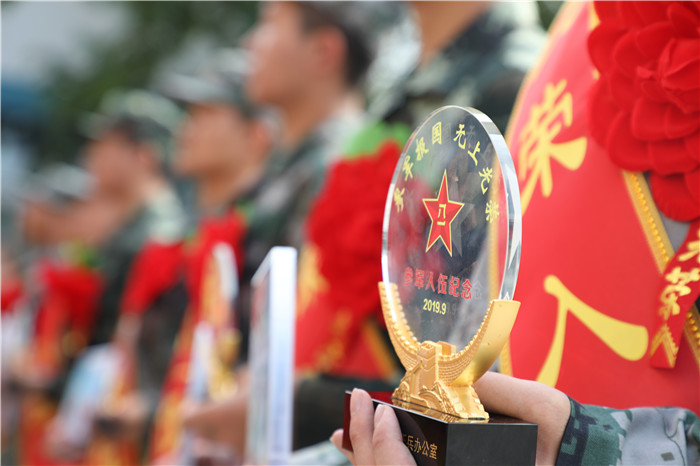 山东淄博：为1500名入伍新兵举行“参军礼”