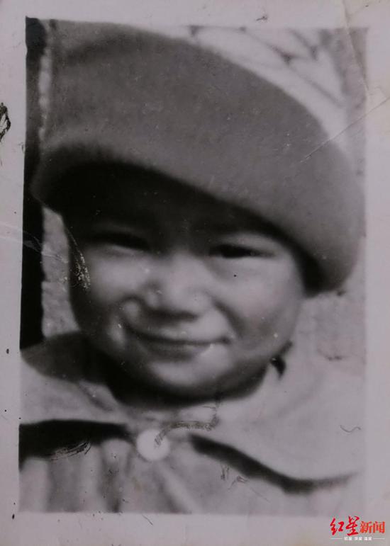 　↑汪大姐亲生儿子三岁时的照片