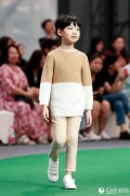 奇葩口味、跨界混搭中秋月饼也玩消费