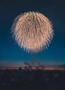 <b>为什么日本的花火大会要在夏天举行?</b>