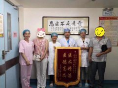 汕头超早产3胞胎“手掌宝宝”出院 出生