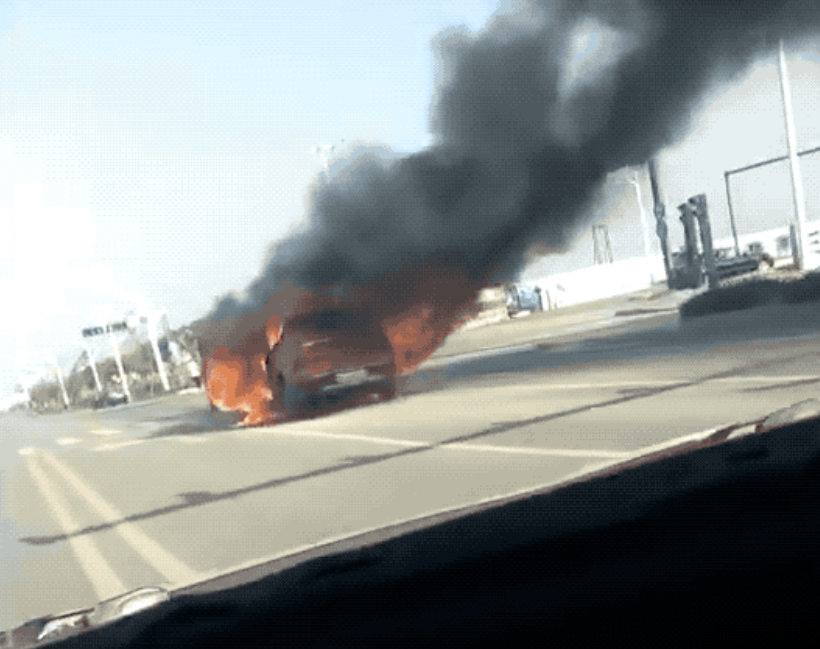威马汽车EX5在温州自燃：整车燃烧 无人员伤亡