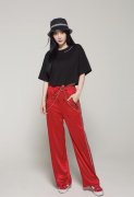曝李小璐网店一晚卖出835件服装 营业额