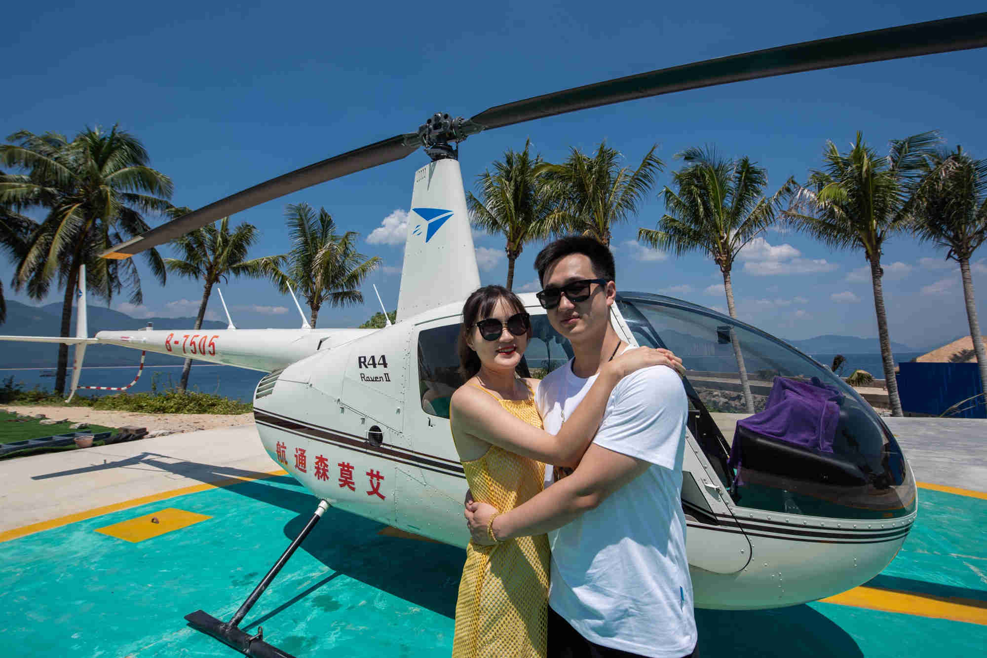 海南分界洲岛景区推出乘直升机体验“海岛飞”