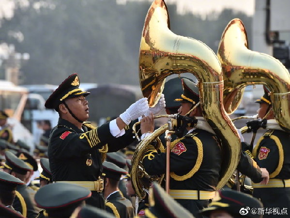 新中国阅兵最大规模军乐团亮相国庆70周年庆祝活