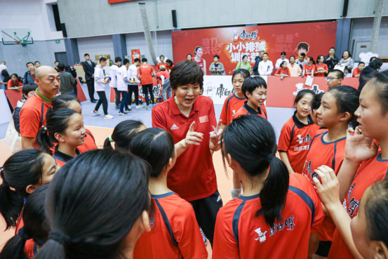 积极践行健康中国战略 康师傅建排球训练营助青