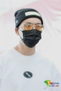 <b>陈伟霆戴毛线帽玩反季时髦潮男变“乖</b>