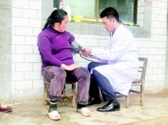 村医扎根扶贫一线保群众健康