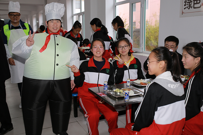 健康饮食，守护成长    “起亚健康加油站”走进延吉天桥岭中学