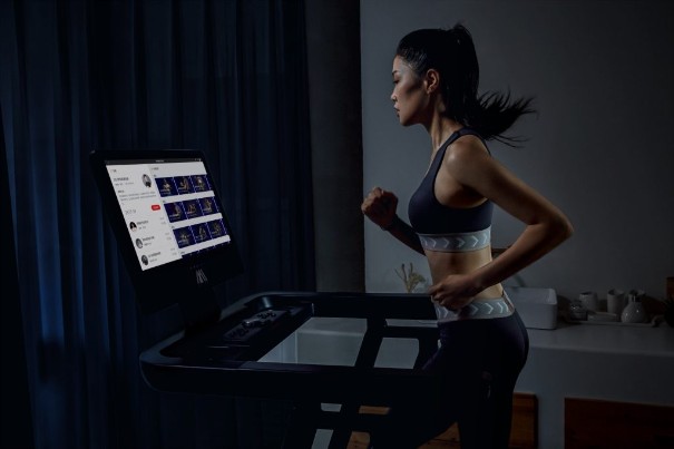 木卫六互动健身：颠覆传统跑步机，把“健身房”扛回家