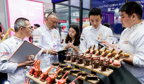 FHC上海环球食品展在上海开幕 沉浸体验世界美食