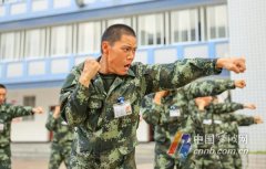 蜕变!汗水与钢铁 “00后”新兵在这里