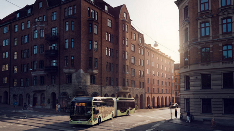 沃尔沃集团推出新型电动铰接式公交车 可载客