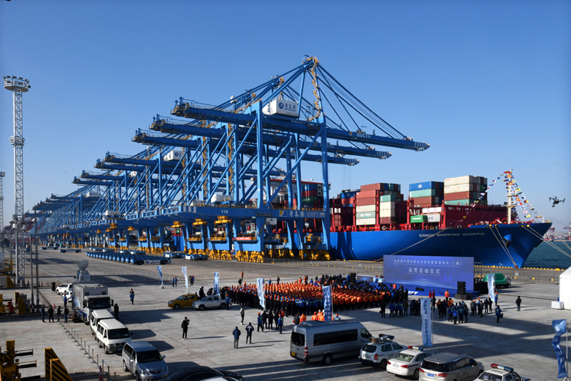 青岛港全自动化码头（二期）投产运营