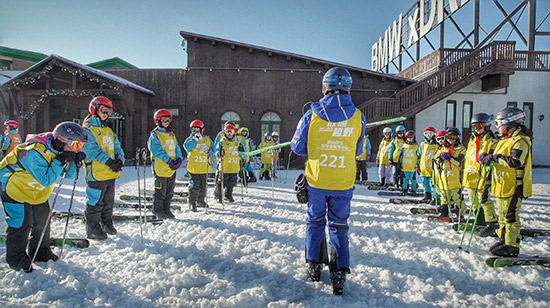 京北生态冰雪旅游季开启密云开放“夜场滑雪”
