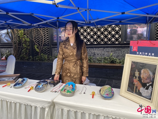 “香格里拉精品线路冬季旅游产品推介会”走进成都