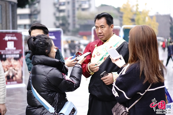 “香格里拉精品线路冬季旅游产品推介会”走进成都