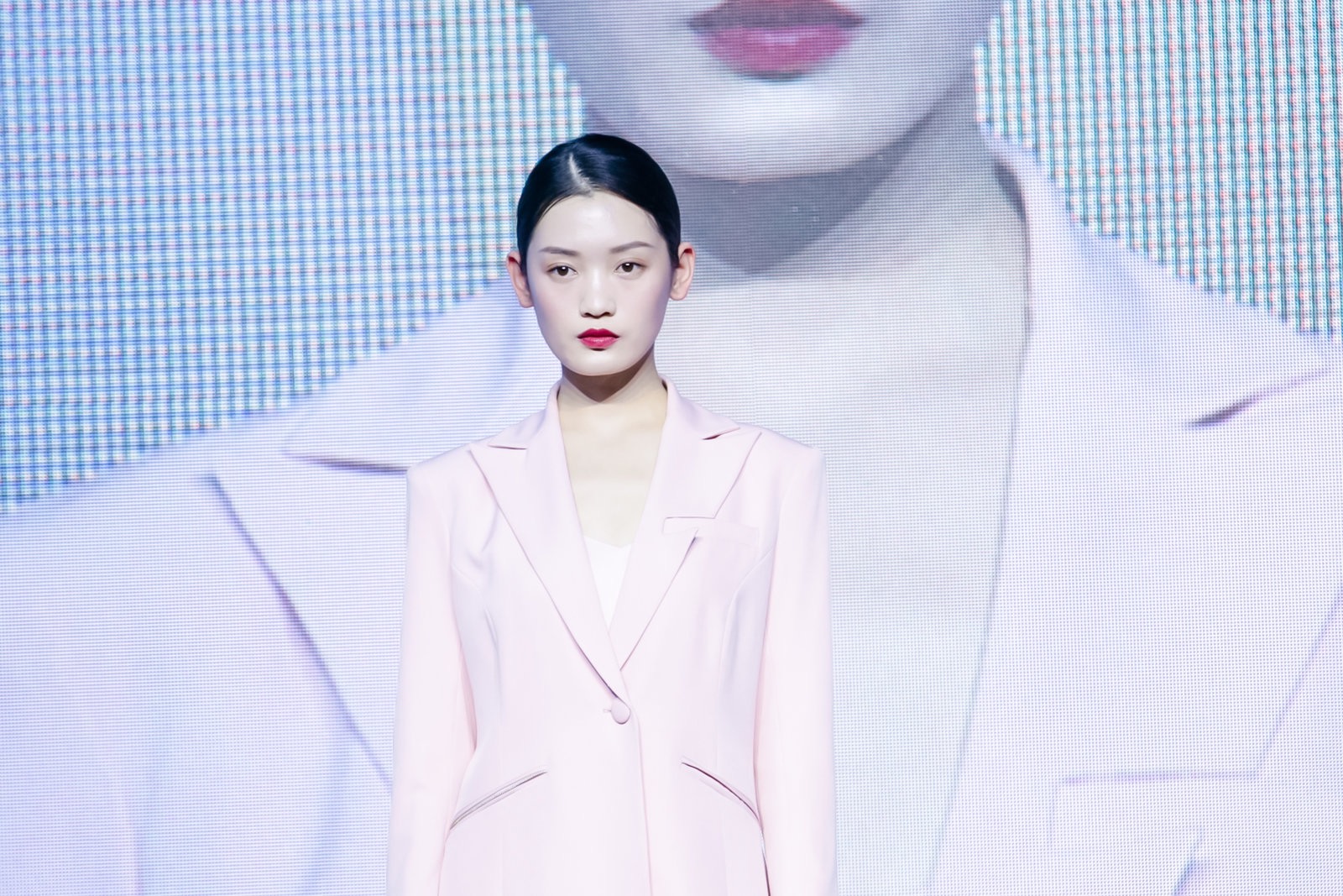 “型CHINA彩棠：东方美学与时尚彩妆的碰撞