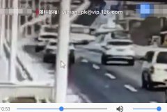 吉林客车失控坠江致6死监控曝光:诡异
