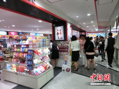赴日中国游客消费产生变化免税店助推人气商品热卖