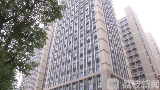 南京星悦城说好的4.8米挑高双层“公寓”变身办公房