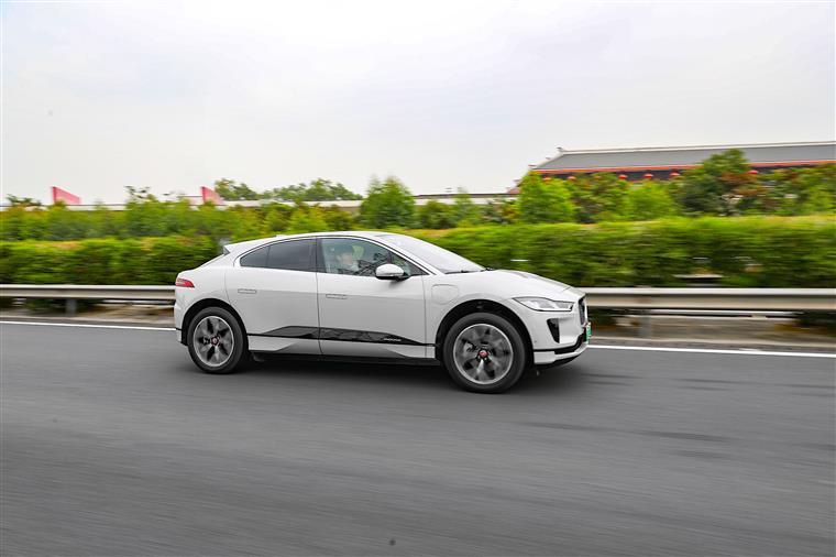 PACE：一台能让人开上瘾的纯电动SUV！