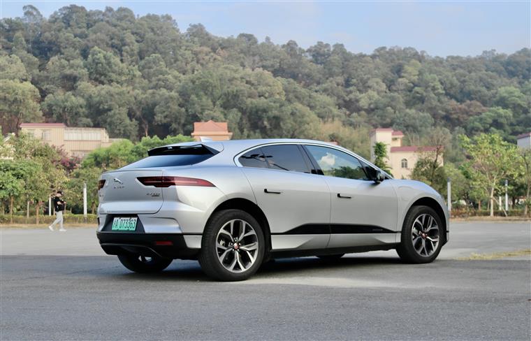 PACE：一台能让人开上瘾的纯电动SUV！