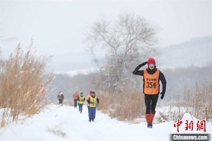 32个国家和地区选手集聚黑龙江挑战雪山穿越大赛