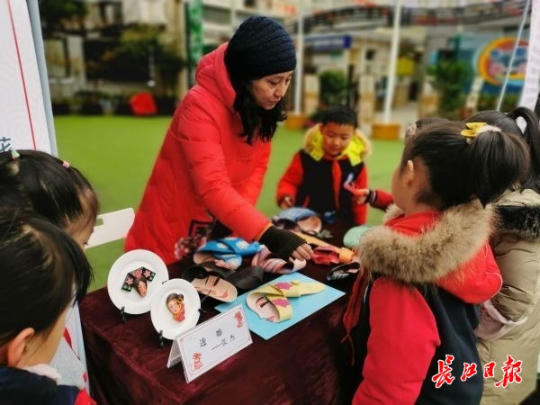 “非遗”传承人走进小学校园，齐齐展示拿手绝