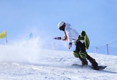 校园体育新体验:走,来一场冰雪之约