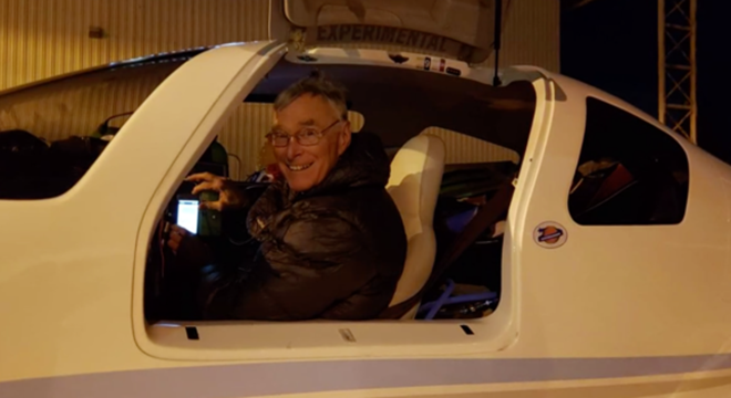 美国69岁男子驾驶自制飞机环游世界