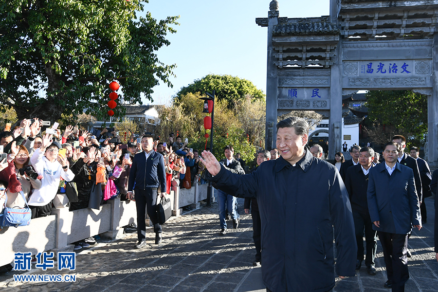 习近平春节前夕赴云南看望慰问各族干部群众 向