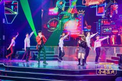 <b>虎牙小年夜上彭楚粤与主播江小白劲歌</b>