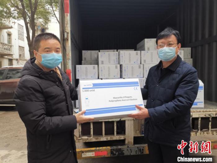 爱心企业向湖北荆门捐赠10万只口罩