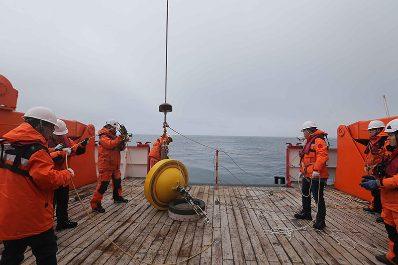 中国南极考察队在西风带布放2套浮标