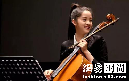 年少成名 欧阳娜娜与周震南的时尚表现力又如何？