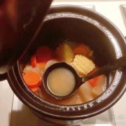 杨幂隔离居家绿洲变身厨娘 晒美食色香
